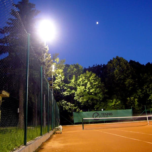 Antukové dvorce a areál tenisového klubu TennisOne v Bratislave — fotografia 6